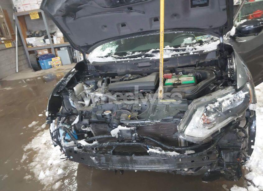 Photo 10 of 2018 Nissan Rogue SV (VIN 5N1AT2MV6JC766470)