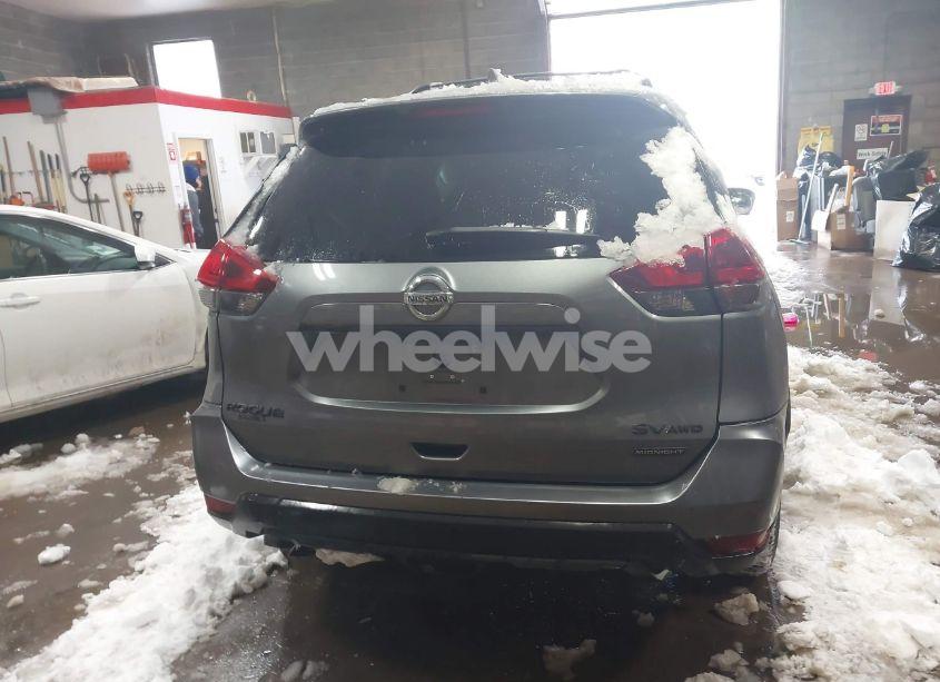 Photo 16 of 2018 Nissan Rogue SV (VIN 5N1AT2MV6JC766470)