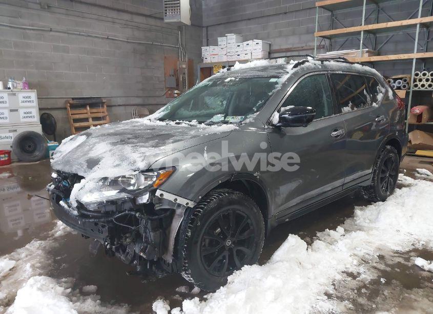 Photo 2 of 2018 Nissan Rogue SV (VIN 5N1AT2MV6JC766470)