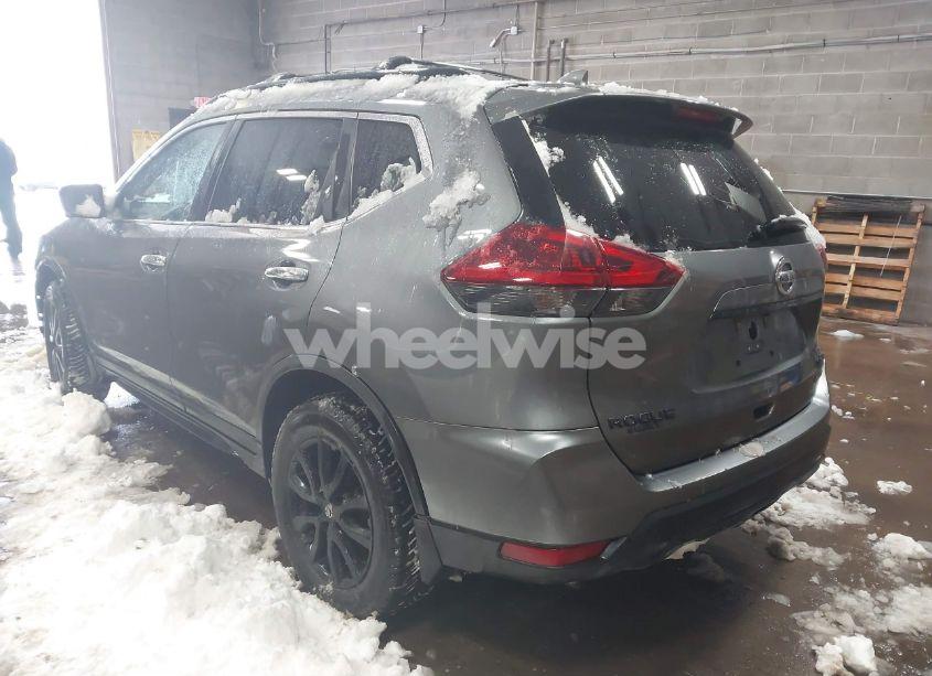 Photo 3 of 2018 Nissan Rogue SV (VIN 5N1AT2MV6JC766470)