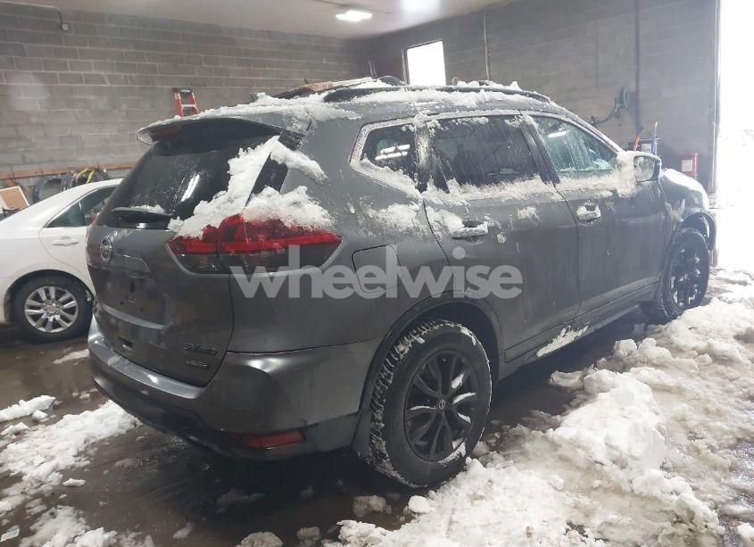 Photo 4 of 2018 Nissan Rogue SV (VIN 5N1AT2MV6JC766470)