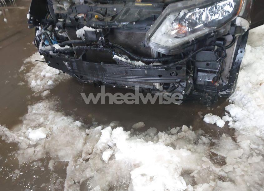 Photo 6 of 2018 Nissan Rogue SV (VIN 5N1AT2MV6JC766470)