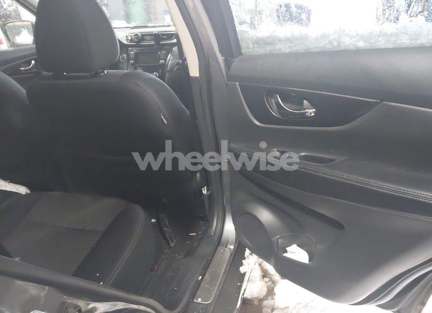 Photo 8 of 2018 Nissan Rogue SV (VIN 5N1AT2MV6JC766470)