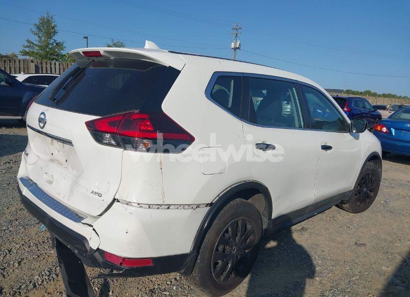 Photo 4 of 2018 Nissan Rogue S (VIN 5N1AT2MV6JC789828)