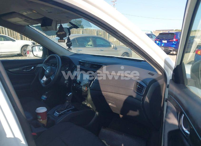 Photo 5 of 2018 Nissan Rogue S (VIN 5N1AT2MV6JC789828)