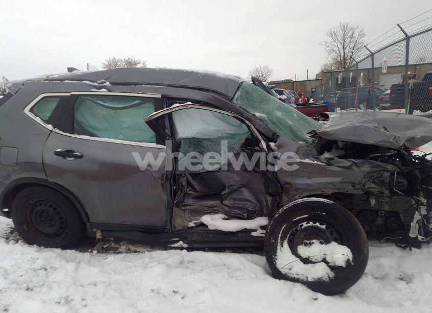 Photo 6 of 2018 Nissan Rogue S (VIN 5N1AT2MV6JC798934)