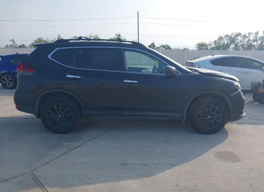 Photo 13 of 2018 Nissan Rogue SV (VIN 5N1AT2MV6JC802240)