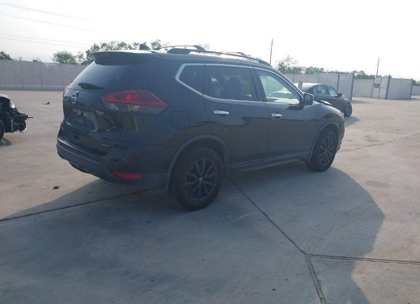 Photo 4 of 2018 Nissan Rogue SV (VIN 5N1AT2MV6JC802240)