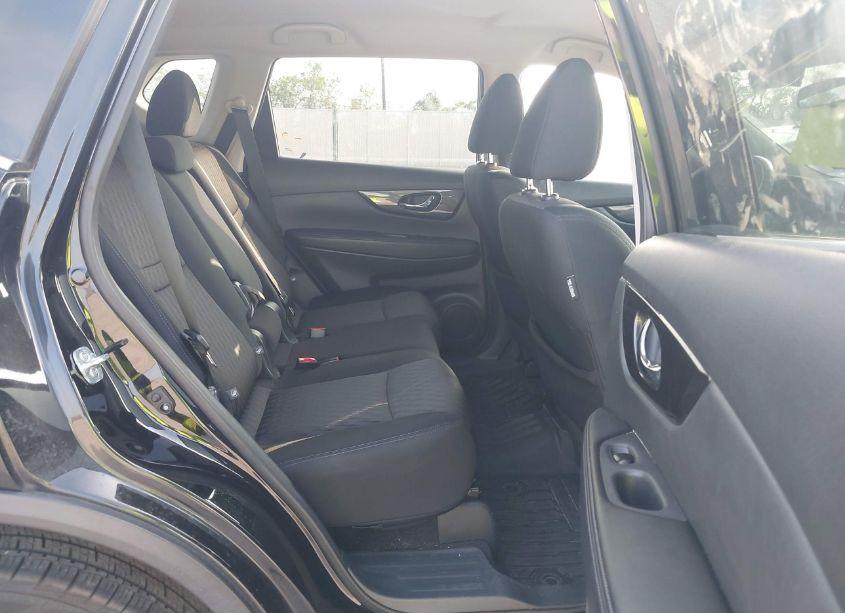 Photo 8 of 2018 Nissan Rogue SV (VIN 5N1AT2MV6JC802240)