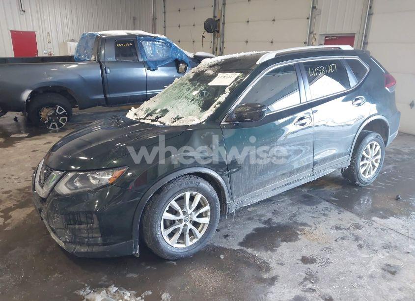 Photo 2 of 2018 Nissan Rogue SV (VIN 5N1AT2MV6JC803713)