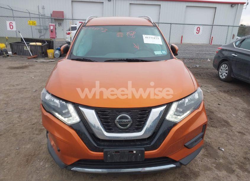 Photo 12 of 2018 Nissan Rogue SV (VIN 5N1AT2MV6JC806918)