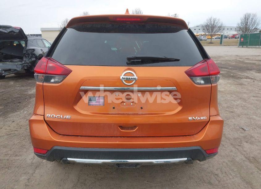 Photo 16 of 2018 Nissan Rogue SV (VIN 5N1AT2MV6JC806918)