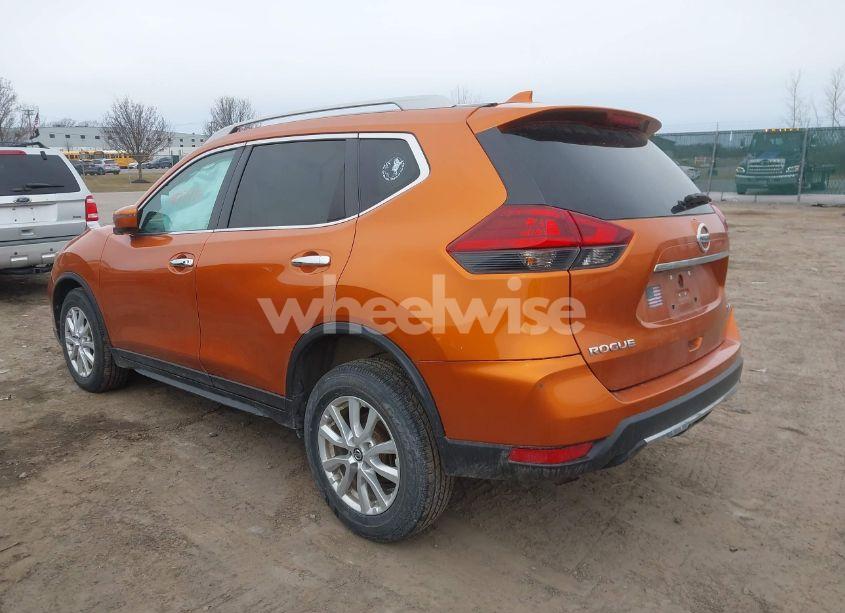 Photo 3 of 2018 Nissan Rogue SV (VIN 5N1AT2MV6JC806918)