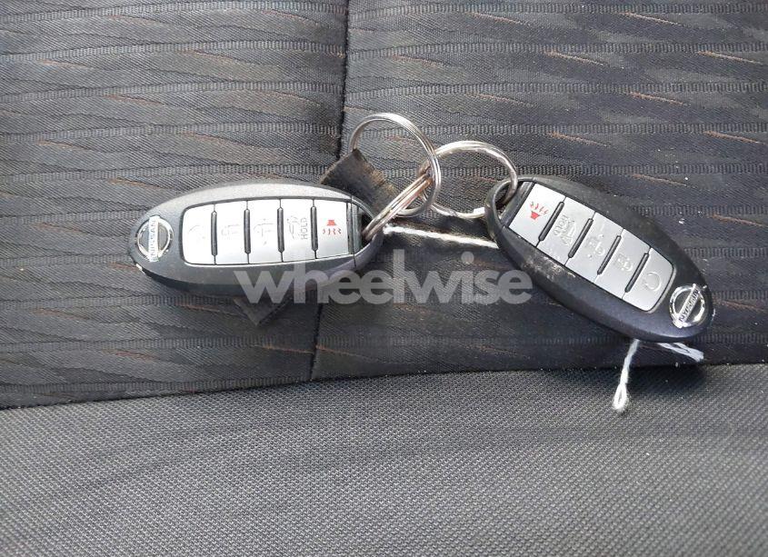 Photo 11 of 2018 Nissan Rogue SV (VIN 5N1AT2MV6JC836856)