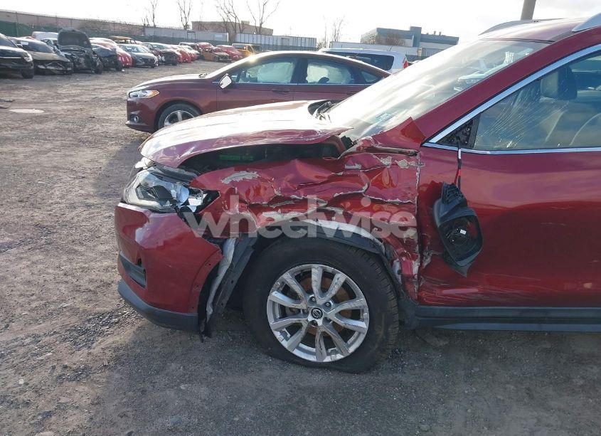 Photo 6 of 2018 Nissan Rogue SV (VIN 5N1AT2MV6JC836856)