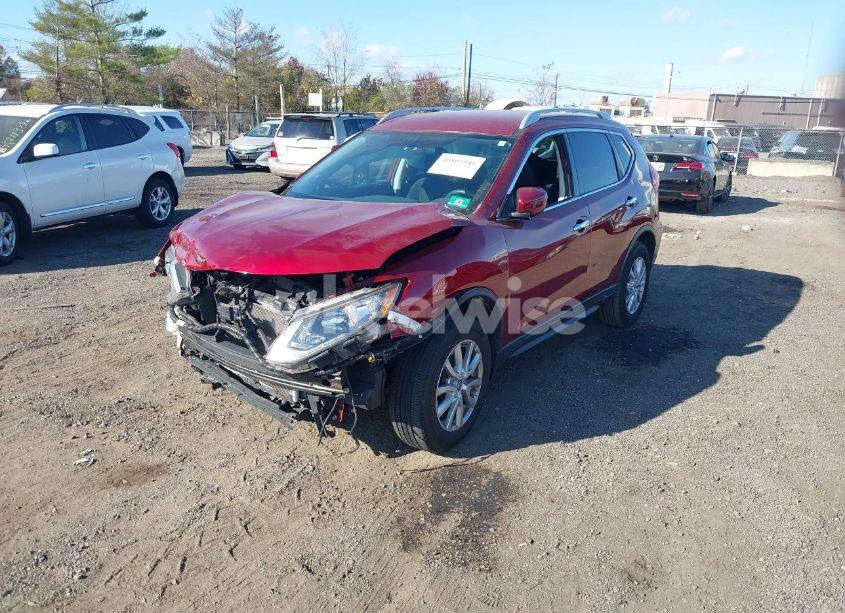 Photo 2 of 2018 Nissan Rogue SV (VIN 5N1AT2MV6JC839322)