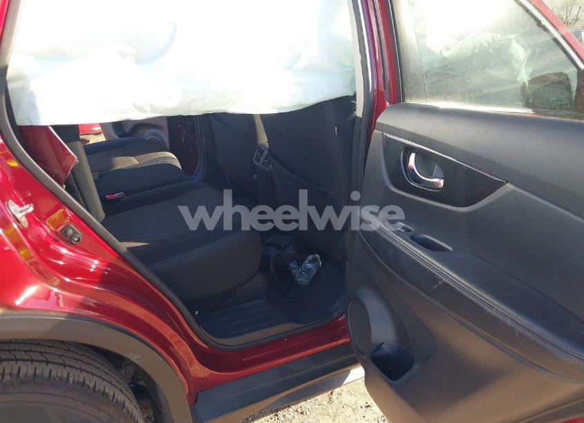 Photo 8 of 2018 Nissan Rogue SV (VIN 5N1AT2MV6JC839322)