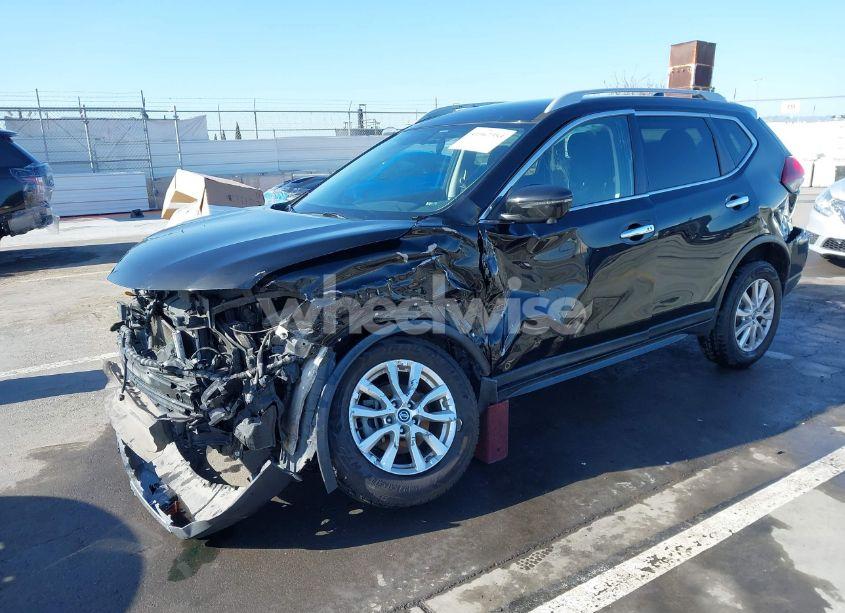 Photo 2 of 2018 Nissan Rogue SV (VIN 5N1AT2MV6JC846576)