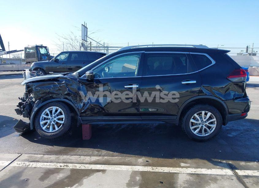 Photo 6 of 2018 Nissan Rogue SV (VIN 5N1AT2MV6JC846576)