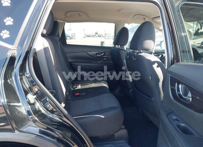 Photo 8 of 2018 Nissan Rogue SV (VIN 5N1AT2MV6JC846576)