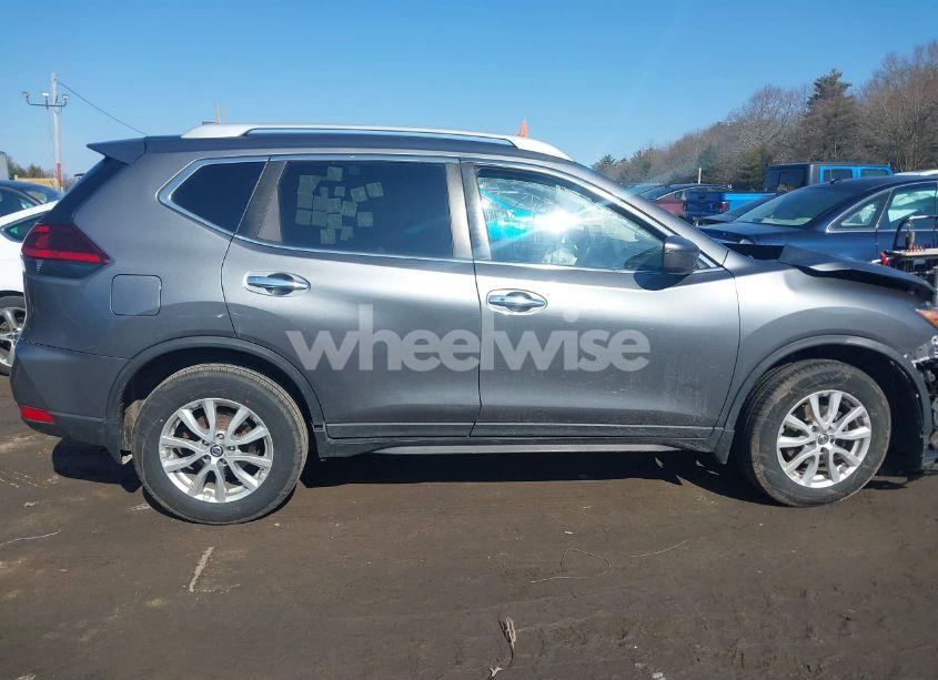 Photo 13 of 2019 Nissan Rogue SV (VIN 5N1AT2MV6KC735480)