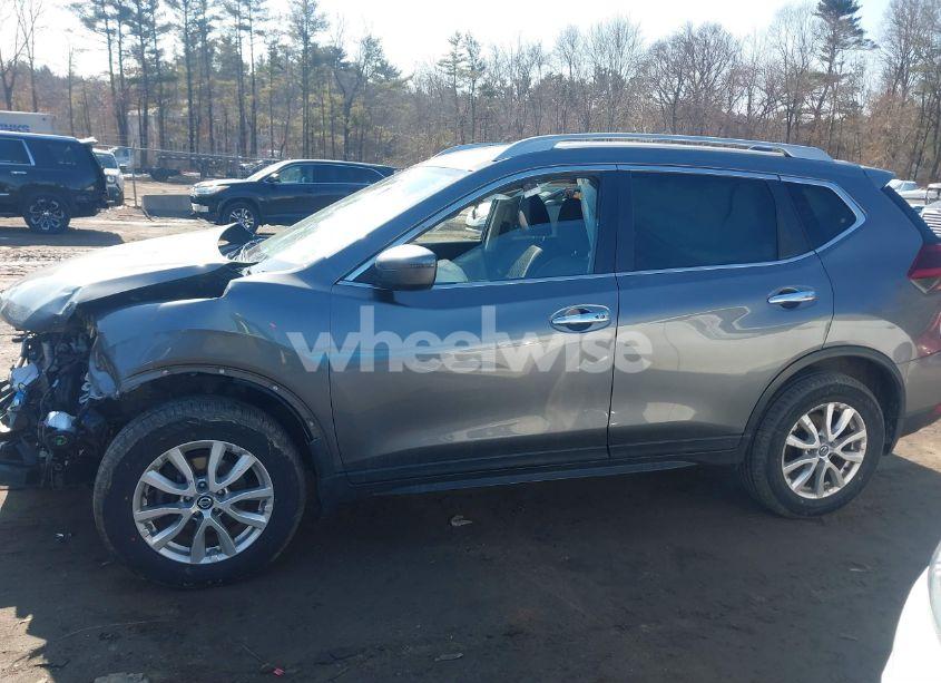 Photo 14 of 2019 Nissan Rogue SV (VIN 5N1AT2MV6KC735480)