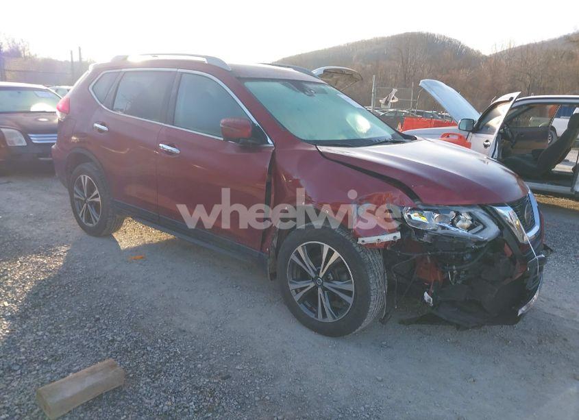 2019 Nissan Rogue SV (VIN 5N1AT2MV6KC744650) main photo