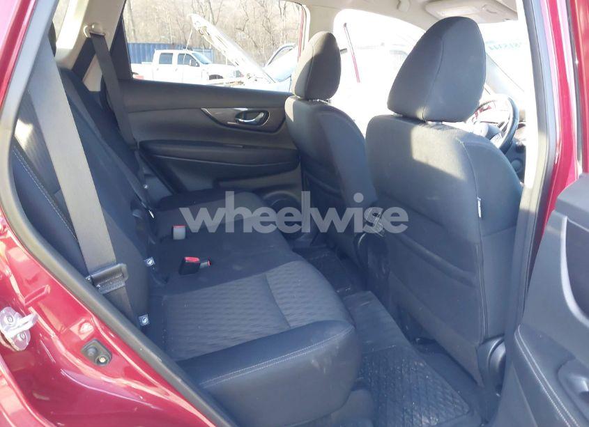 Photo 8 of 2019 Nissan Rogue SV (VIN 5N1AT2MV6KC744650)