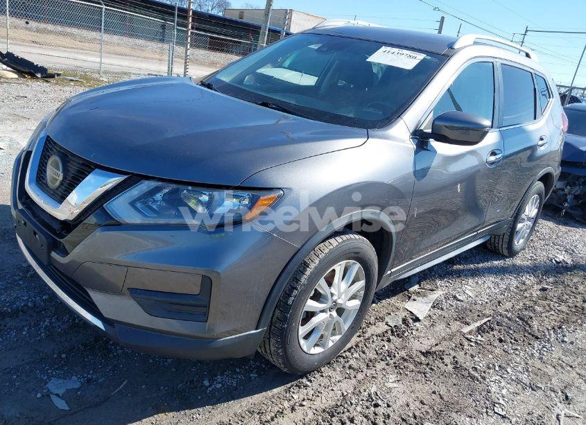 Photo 2 of 2019 Nissan Rogue SV (VIN 5N1AT2MV6KC771671)