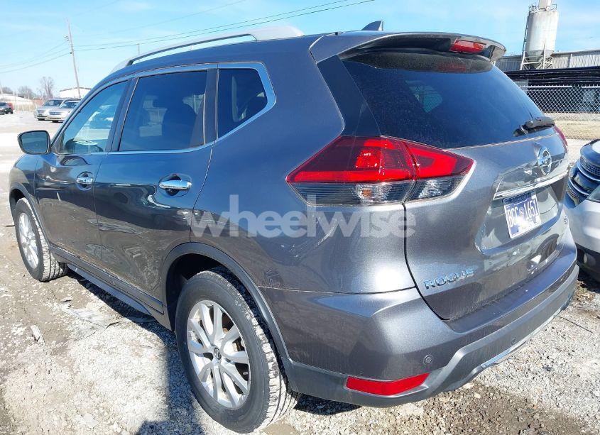 Photo 3 of 2019 Nissan Rogue SV (VIN 5N1AT2MV6KC771671)