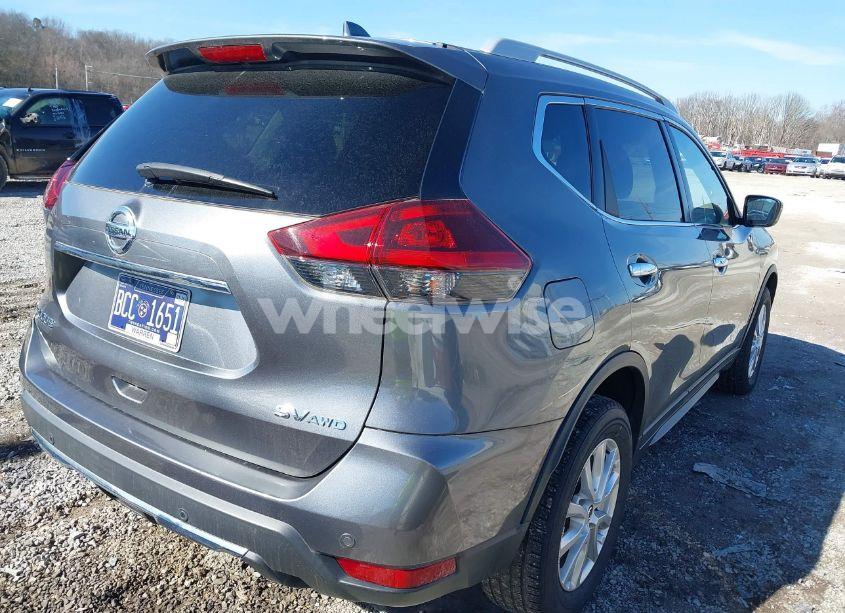 Photo 4 of 2019 Nissan Rogue SV (VIN 5N1AT2MV6KC771671)