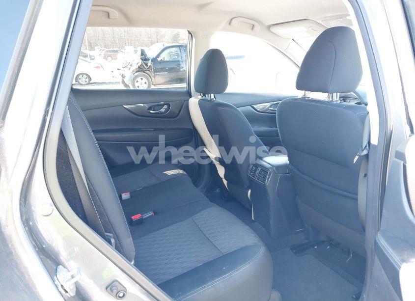 Photo 8 of 2019 Nissan Rogue SV (VIN 5N1AT2MV6KC771671)