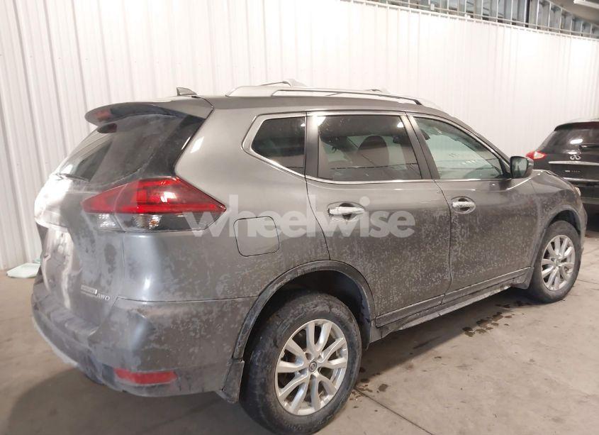 Photo 4 of 2019 Nissan Rogue S (VIN 5N1AT2MV6KC798871)