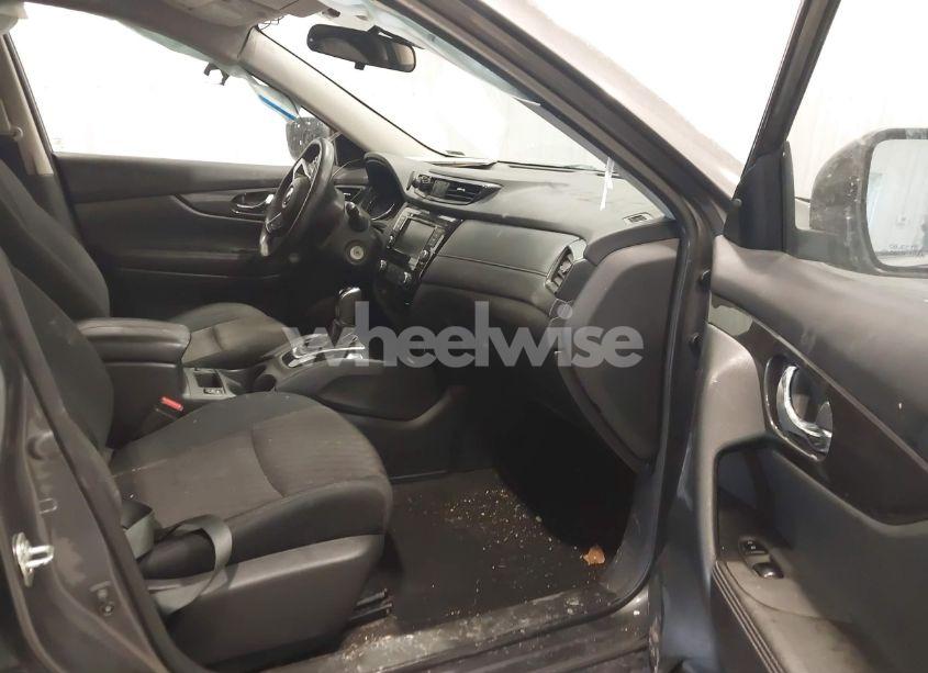 Photo 5 of 2019 Nissan Rogue S (VIN 5N1AT2MV6KC798871)