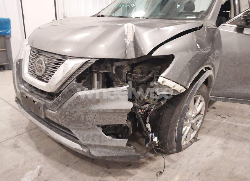 Photo 6 of 2019 Nissan Rogue S (VIN 5N1AT2MV6KC798871)