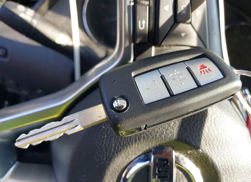 Photo 11 of 2019 Nissan Rogue S (VIN 5N1AT2MV6KC803521)