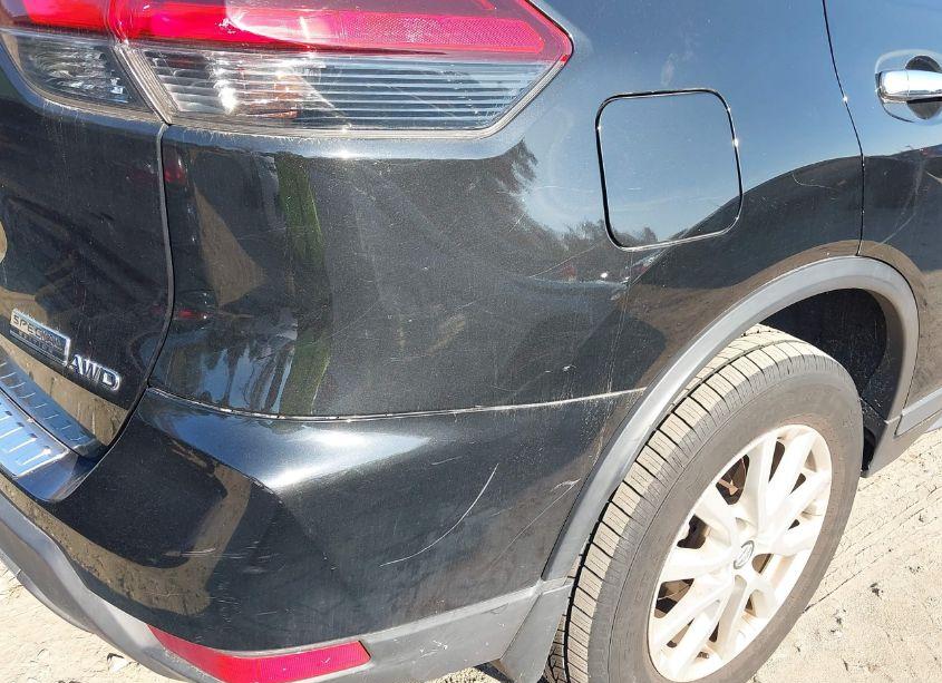 Photo 20 of 2019 Nissan Rogue S (VIN 5N1AT2MV6KC803521)