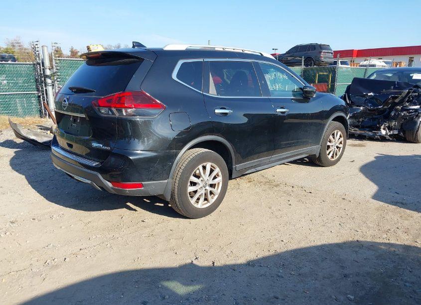 Photo 4 of 2019 Nissan Rogue S (VIN 5N1AT2MV6KC803521)