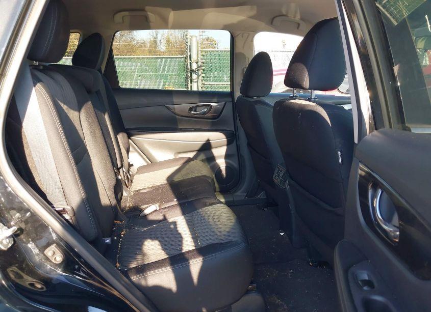 Photo 8 of 2019 Nissan Rogue S (VIN 5N1AT2MV6KC803521)