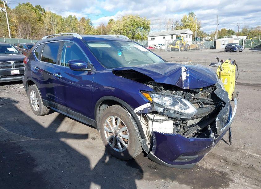 2019 Nissan Rogue S (VIN 5N1AT2MV6KC817077) main photo