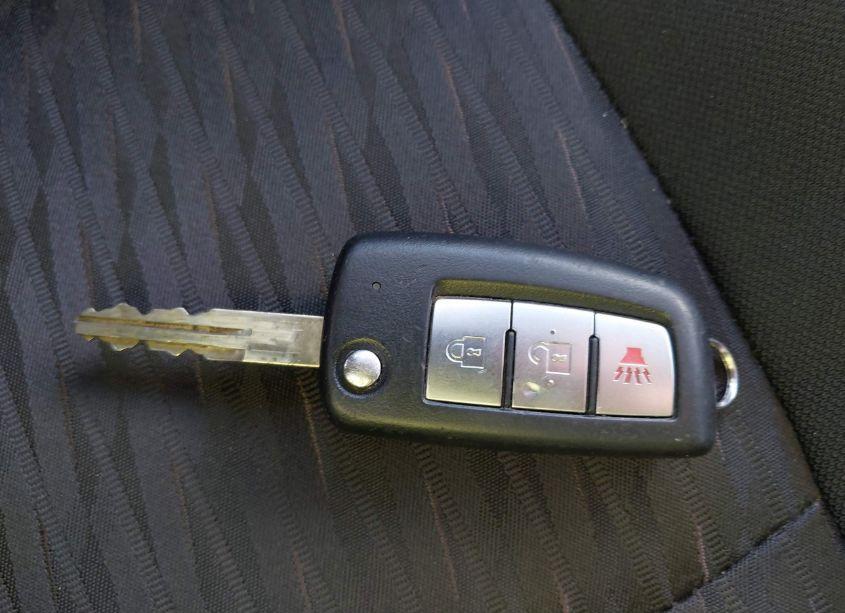 Photo 11 of 2019 Nissan Rogue S (VIN 5N1AT2MV6KC817077)