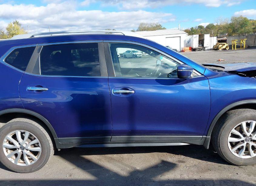 Photo 13 of 2019 Nissan Rogue S (VIN 5N1AT2MV6KC817077)