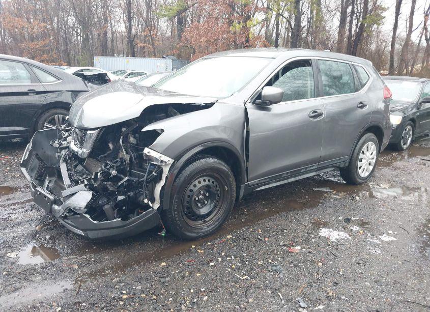 Photo 2 of 2019 Nissan Rogue S (VIN 5N1AT2MV6KC823431)