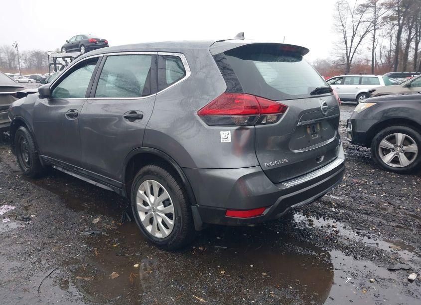 Photo 3 of 2019 Nissan Rogue S (VIN 5N1AT2MV6KC823431)