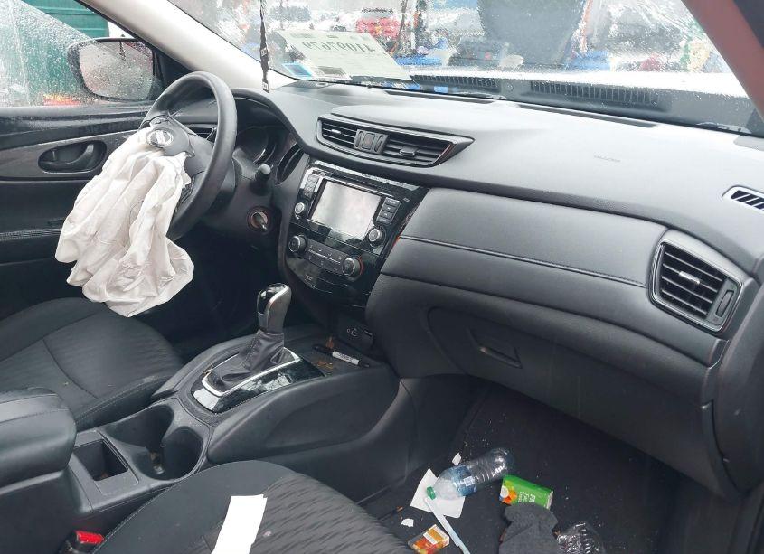 Photo 5 of 2019 Nissan Rogue S (VIN 5N1AT2MV6KC823431)