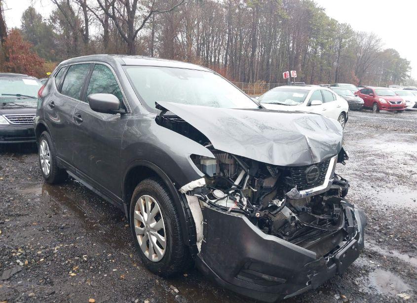 Photo 6 of 2019 Nissan Rogue S (VIN 5N1AT2MV6KC823431)