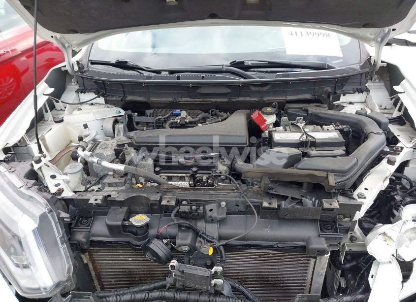 Photo 10 of 2020 Nissan Rogue S INTELLIGENT AWD (VIN 5N1AT2MV6LC716946)