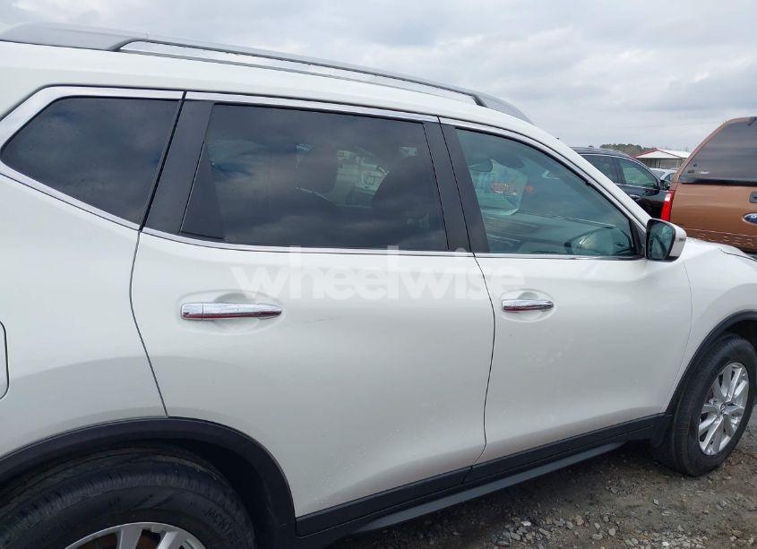 Photo 13 of 2020 Nissan Rogue S INTELLIGENT AWD (VIN 5N1AT2MV6LC716946)