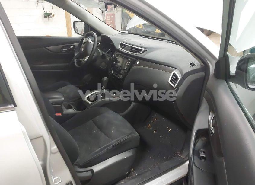 Photo 5 of 2014 Nissan Rogue SV (VIN 5N1AT2MV7EC753510)