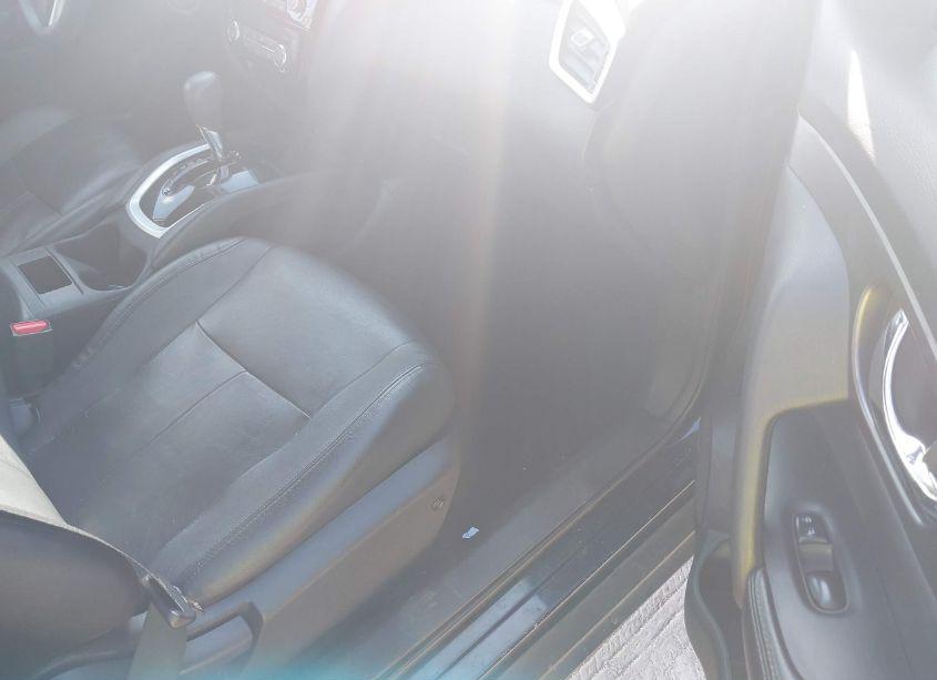 Photo 5 of 2014 Nissan Rogue SV (VIN 5N1AT2MV7EC846043)